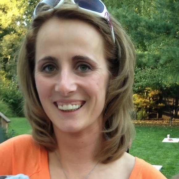 Meet your Posher, Dee - Picture 1 of 1